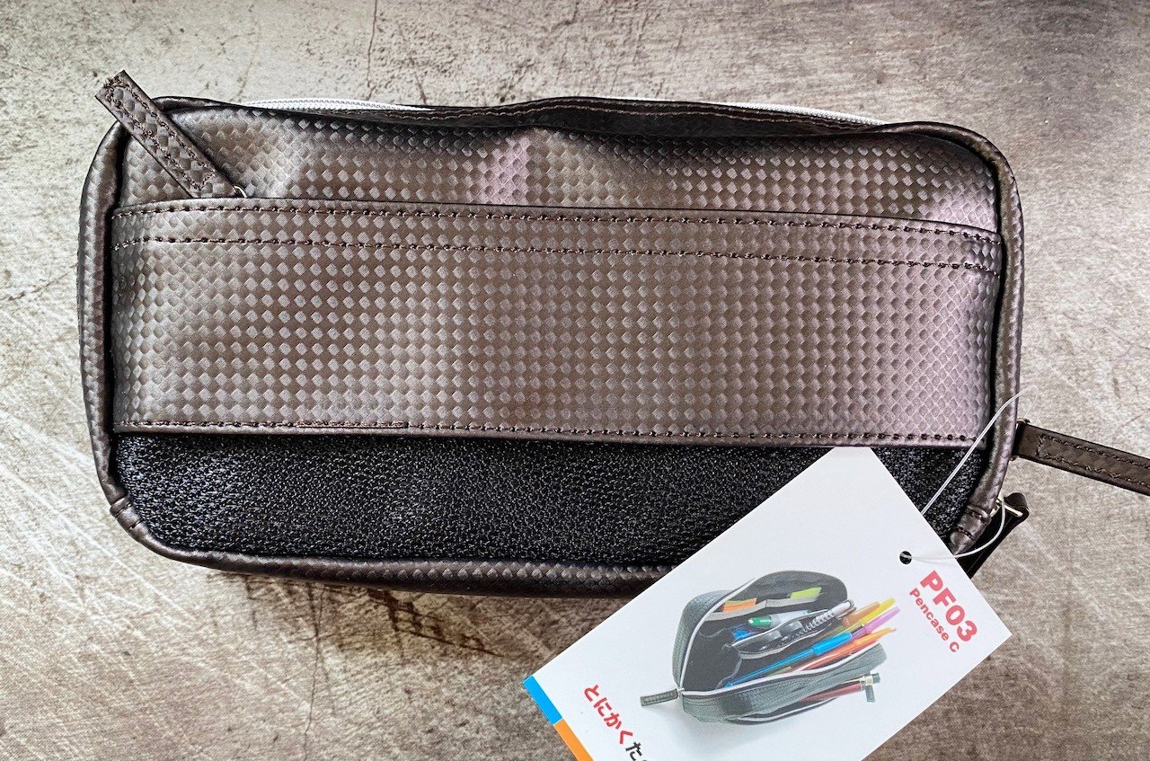 Nomadic's Wise-Walker PF-03 Carbonium Pen Case C Review — The Pen Addict Nomadic's Wise-Walker PF-03 Carbonium Pen Case C Review — The Pen Addict